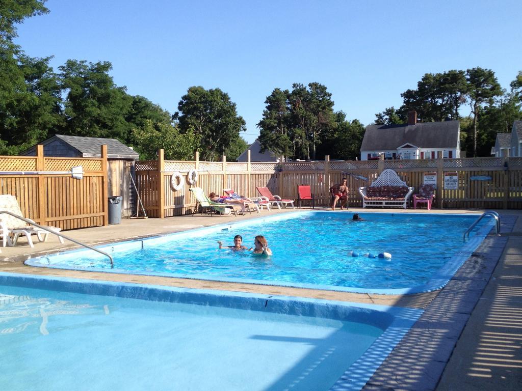 Windrift Motel West Yarmouth Bagian luar foto
