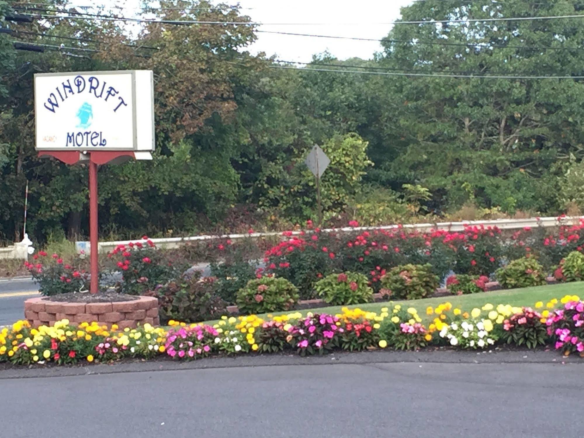 Windrift Motel West Yarmouth Bagian luar foto