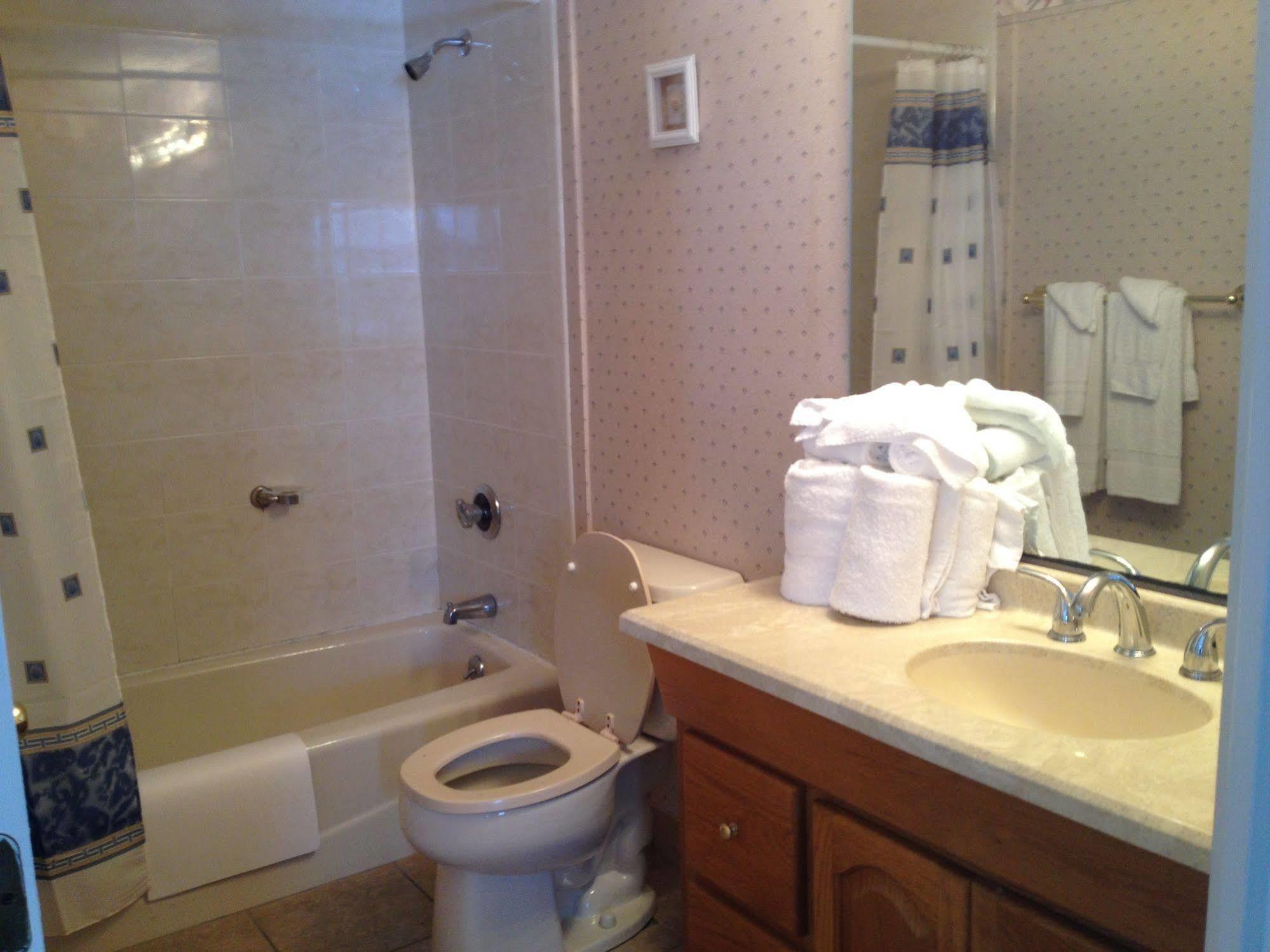 Windrift Motel West Yarmouth Bagian luar foto
