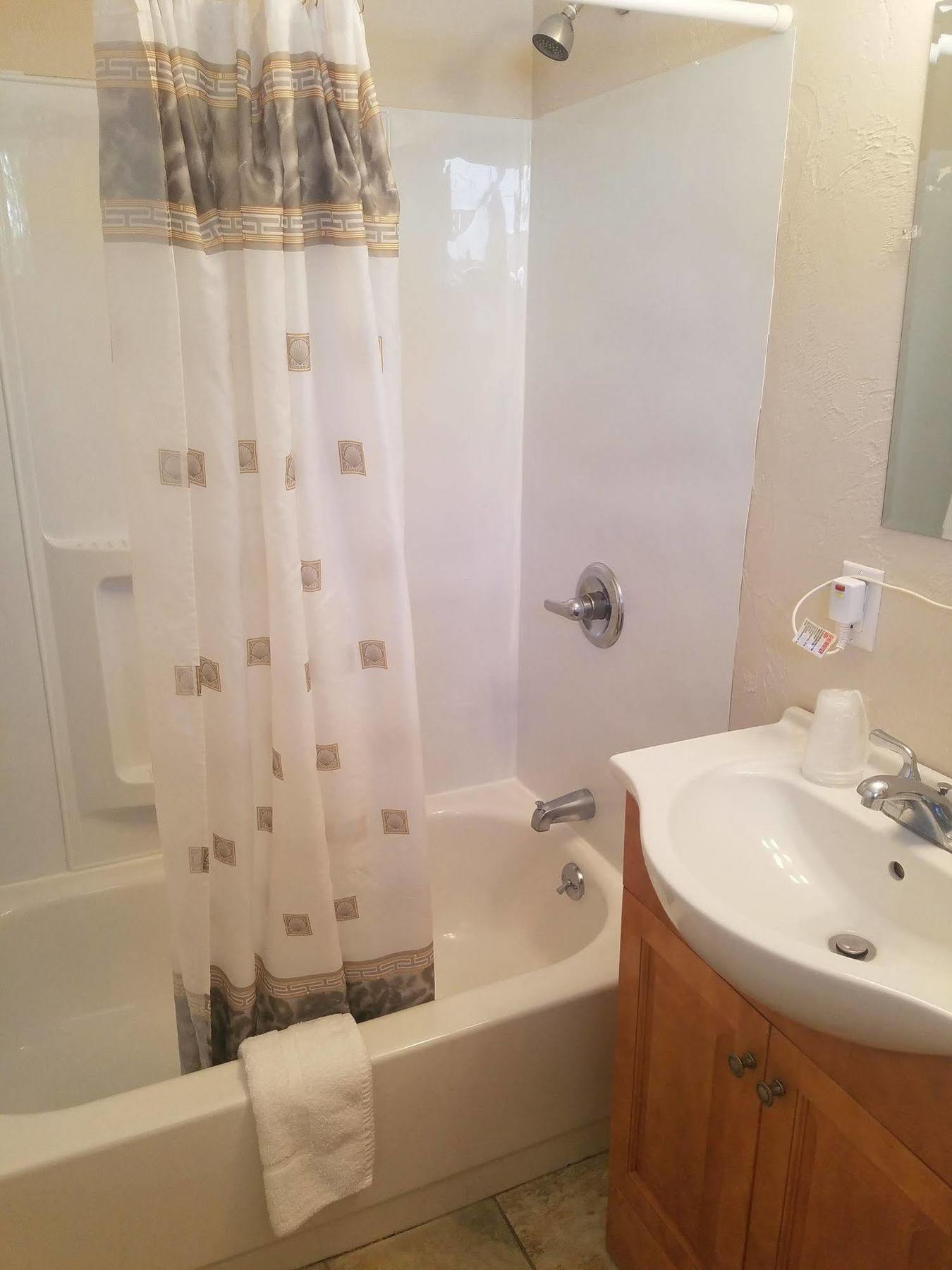 Windrift Motel West Yarmouth Bagian luar foto